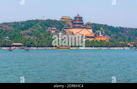 Le Palais d'été vu depuis le lac Kunming. Banque D'Images