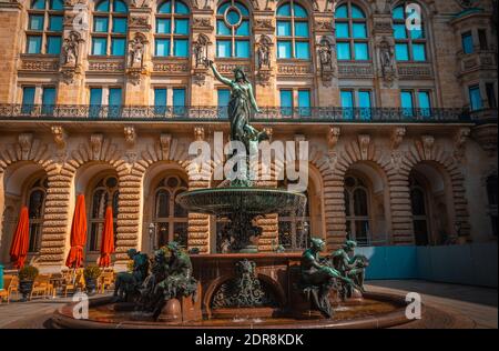 Hygieia Brunnen à l'hôtel de ville de Hambourg, Hambourg, Allemagne Banque D'Images