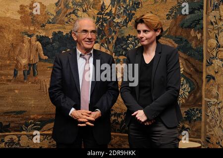 François de placards, Caroline Fourest, lors du Prix Bristol des Lumières 2015 a l'Hôtel Bristol, Paris, France, le 12 novembre 2015. Photo d'Alban Wyters/ABACAPRESS.COM Banque D'Images