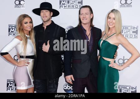 Brittney Marie Cole, les artistes de disque Brian Kelley et Tyler Hubbard de Florida Georgia Line, et Hayley Stommel assistent aux American Music Awards 2015 au Microsoft Theatre le 22 novembre 2015 à Los Angeles, CA, États-Unis. Photo de Lionel Hahn/ABACAPRESS.COM Banque D'Images