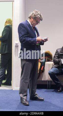 Le fondateur de Energies for Africa, Jean-Louis Borloo, est photographié avant l'ouverture officielle de la Conférence COP21 des Nations Unies sur les changements climatiques, qui s'est tenue au Bourget, près de Paris, le 30 novembre 2015. Photo de Jacques Witt/Pool/ABACAPRESS.COM Banque D'Images