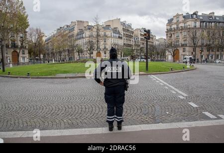 Les rues vides de Paris en raison des restrictions de circulation pour le sommet de la CdP 21 à Paris, France, le 29 novembre 2015. Photo de Christophe Geyres/ABACAPRESS.COM Banque D'Images