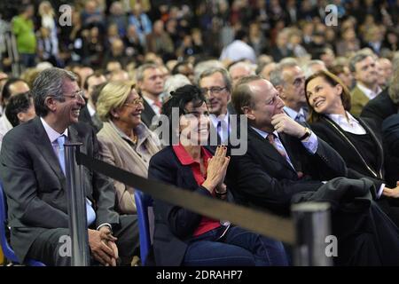 Patrick et Isabelle Balkany, Rachida Dati lors d'une réunion de campagne de la candidate des Républicains (LR) Valérie Pecresse avant le premier tour des élections régionales, à Rueil-Malmaison, près de Paris, France, le 3 décembre 2015. Photo de Christian Liewig/ABACAPRESS.COM Banque D'Images