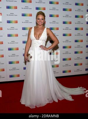 Miranda Lambert arrive pour le dîner officiel de l'artiste en l'honneur des récipiendaires de la 38e cérémonie annuelle de remise des prix du Kennedy Center organisée par le Secrétaire d'État des États-Unis John F. Kerry au département d'État des États-Unis à Washington, DC, États-Unis, le samedi 5 décembre 2015. Les 2015 lauréats sont : la chanteuse-compositrice Carole King, le cinéaste George Lucas, l'actrice et chanteuse Rita Moreno, le chef d'orchestre Seiji Ozawa et l'actrice et star de Broadway Cicely Tyson. Photo de Ron Sachs/Pool/ABACAPRESS.COM Banque D'Images