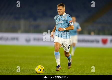 L’attaquant italien du Latium Ciro immobile contrôle le ballon pendant la Série UN match de football SS Lazio contre SSC Napoli Banque D'Images