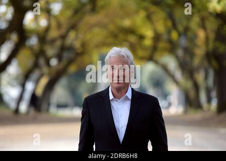 L'acteur AMÉRICAIN Richard Gere pose dans le jardin de la Villa Borghèse à Rome, en Italie, le 14 décembre 2015, pour présenter le film 'The Benefactor' (également connu sous le nom de 'Franny'). Photo par Eric Vandeville /ABACAPRESS.COM Banque D'Images