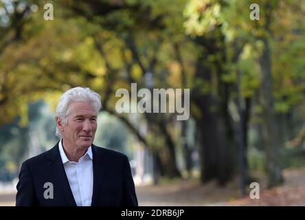 L'acteur AMÉRICAIN Richard Gere pose dans le jardin de la Villa Borghèse à Rome, en Italie, le 14 décembre 2015, pour présenter le film 'The Benefactor' (également connu sous le nom de 'Franny'). Photo par Eric Vandeville /ABACAPRESS.COM Banque D'Images