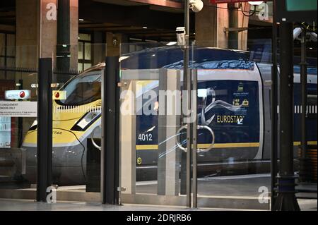 Paris, France. 21 décembre 2020. Train Eurostar à la Gare du Nord à Paris, France, le 21 décembre 2020. Le gouvernement français a décidé de suspendre la circulation du Royaume-Uni pendant 48 heures, après la découverte d'une nouvelle souche mutante du coronavirus dans le pays. Photo par Eliot Blondt/ABACAPRESS.COM crédit: ABACAPRESS/Alay Live News Banque D'Images