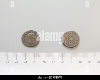 Chef: Titus, empereur de Rome, A.D. 39–81, règle 79–81, monnaie: Rome, Honorand: (Flavia) Iulia, fille de l'empereur Titus (r. AD 79-81), Denarius de Titus, Empereur de Rome de Rome, 81–82, argent, 3.02 g, 6:00, 19.8 mm, fait à Rome, Italie, Roman, 1er siècle A.D., Numismatique Banque D'Images