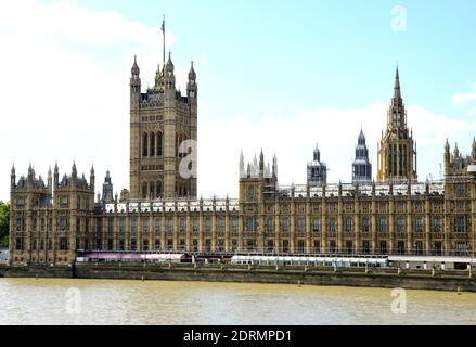 Londres, Royaume-Uni. 08 septembre 2019. Le drapeau de la Grande-Bretagne vole sur le bâtiment du Parlement Westminster Palace. Credit: Waltraud Grubitzsch/dpa-Zentralbild/ZB/dpa/Alay Live News Banque D'Images