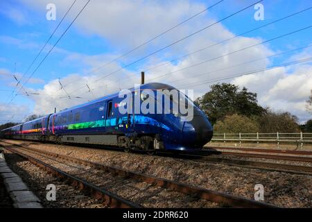 Hull trains 802303 Azuma, East Coast main Line Railway; Peterborough, Cambridgeshire, Angleterre Banque D'Images