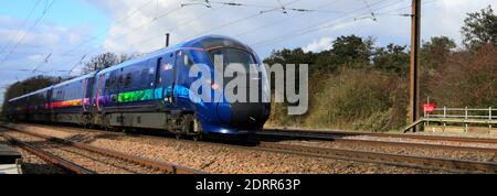 Hull trains 802303 Azuma, East Coast main Line Railway; Peterborough, Cambridgeshire, Angleterre Banque D'Images