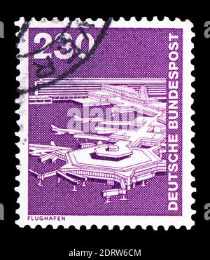 MOSCOU, RUSSIE - 10 FÉVRIER 2019 : un timbre imprimé en Allemagne, République fédérale, montre les définitions de l'aéroport, de l'industrie et de la technologie de Francfort 1975-19 Banque D'Images