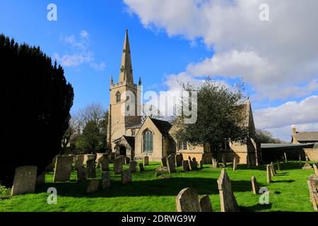 Été, église St Marys, Edith Weston village Rutland County, Angleterre, Royaume-Uni Banque D'Images