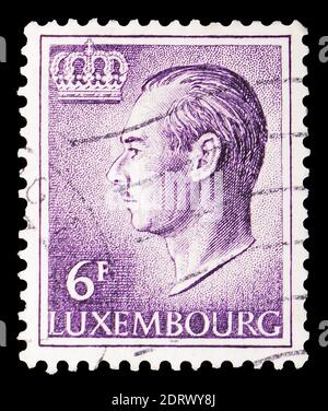 MOSCOU, RUSSIE - 10 FÉVRIER 2019 : un timbre imprimé à Luxembourg montre le Grand-Duc Jean, série, vers 1965 Banque D'Images