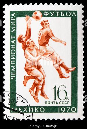 MOSCOU, RUSSIE - 20 FÉVRIER 2019 : un timbre imprimé en URSS (Russie) montre le Championnat du monde de football (Mexico), le football mondial et la gymnastique CH Banque D'Images