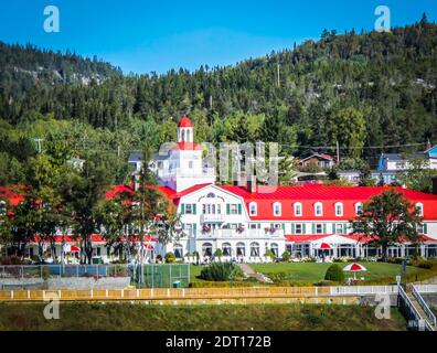Taddoussac, Canada, septembre 2019, vue extérieure de l'hôtel Taddoussac au Québec Banque D'Images