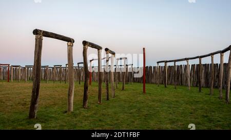Pömmelte, Saxe-Anhalt, Allemagne. 21 décembre 2020. Le sanctuaire de l'anneau Pömmelte le jour du solstice d'hiver. Le site culte préhistorique est également appelé Stonehenge allemand par des archéologues. Crédit: Mattis Kaminer/Alay Live News Banque D'Images