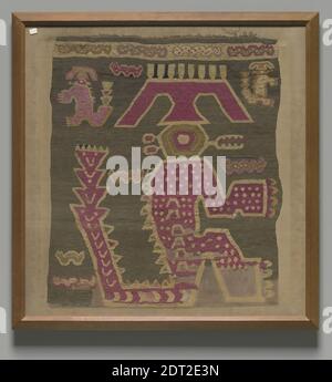 Fragment textile, coton teint et laine de lama (ou alpaga), 27 × 23 1/2 po. (68.6 × 59.7 cm) non encadré, , fabriqué dans les Andes centrales, Pérou, Andes centrales, Chancay, fin de la période intermédiaire, textiles Banque D'Images