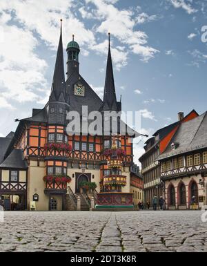 Hôtel de ville Wernigerode, pris de la place de la ville, Saxe-Anhalt, Allemagne Banque D'Images