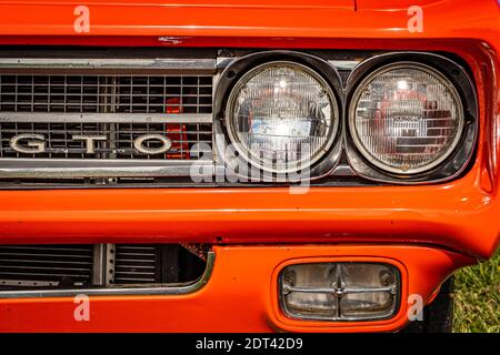 Daytona Beach, FL - 27 novembre 2020 : cabriolet GTO 'le juge' 1969 de Pontiac à un salon de voiture local. Banque D'Images