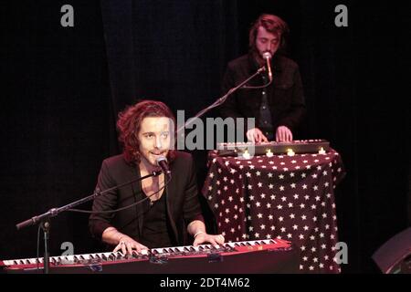 Julien Dore se produit lors d'un concert privé tenu au théâtre de l'Amuse à le Cres, France, le 15 janvier 2014. Photo de Pascal Parrot/ABACAPRESS.COM Banque D'Images