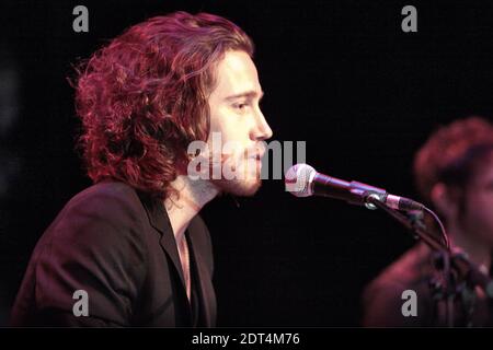 Julien Dore se produit lors d'un concert privé tenu au théâtre de l'Amuse à le Cres, France, le 15 janvier 2014. Photo de Pascal Parrot/ABACAPRESS.COM Banque D'Images