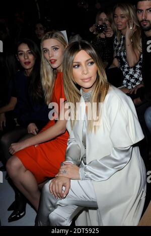 Kim Kardashian, Gaia Weiss et Sofia Essaidi participent au spectacle de haute-Couture Printemps-été 2014 de Stephane Rolland qui s'est tenu au Théâtre National de Chaillot à Paris, en France, le 21 janvier 2014. Photo d'Aurore Marechal/ABACAPRESS.COM Banque D'Images