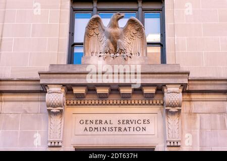 Washington, DC, USA- 12 janvier 2020 : panneau GSA au-dessus de l'entrée à Washington, DC. Banque D'Images