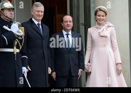 Le président français François Hollande reçoit le roi Philippe et la reine Mathilde de Belgique à l'Elysée Palace à Paris, France, le 6 février 2014. Photo de Nicolas Briquet/ABACAPRESS.COM Banque D'Images