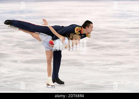 Le 6 février 2014, Tatiana Volosozhar et Maxim Trankov, de Russie, se disputent les deux courts de l'équipe au Palais de patinage de Sotchi 2014 XXII Jeux Olympiques d'hiver à Sotchi, en Russie. Les Jeux Olympiques de Sotchi 2014 se dérouleront du 7 au 23 février 2014. Photo de Zabulon-Gouhier/ABACAPRESS.COM Banque D'Images