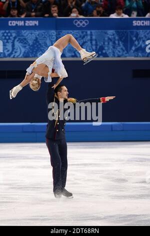 Le 6 février 2014, Tatiana Volosozhar et Maxim Trankov, de Russie, se disputent les deux courts de l'équipe au Palais de patinage de Sotchi 2014 XXII Jeux Olympiques d'hiver à Sotchi, en Russie. Les Jeux Olympiques de Sotchi 2014 se dérouleront du 7 au 23 février 2014. Photo de Zabulon-Gouhier/ABACAPRESS.COM Banque D'Images