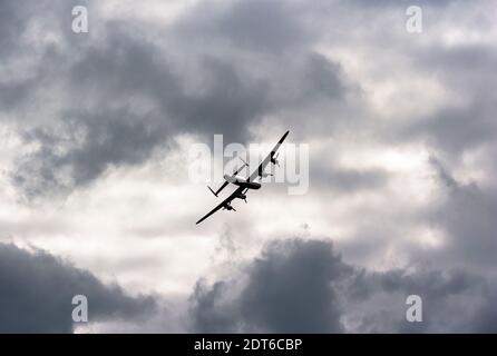 Un ancien bombardier de la RAF Lancaster de la Seconde Guerre mondiale Une exposition publique lors d'une journée commémorative de la bataille d'Angleterre Au Royaume-Uni Banque D'Images