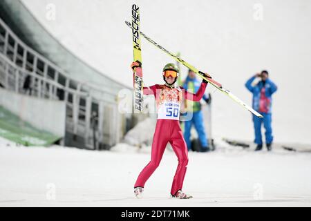 Kamil Stoch, de Pologne, réagit après le saut en saut à ski dans le cadre des Jeux olympiques d'hiver de Sotchi 2014 au Russki Gorki Jumping Centre de Sotchi, Russie, le 15 février 2014. Photo de Zabulon-Gouhier/ABACAPRESS.COM? Banque D'Images