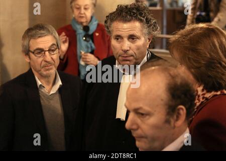 L'avocat français Patrick Buisson, ancien conseiller spécial de Nicolas Sarkozy, Gilles-William Goldnadel arrive au palais de justice de Paris le 10 mars 2014. Nicolas Sarkozy et son épouse Carla Bruni ont lancé une action en justice pour empêcher la publication de nouvelles conversations secrètement enregistrées par Patrick Buisson pendant son mandat de président français en 2007-12. Dans un mouvement qui va inévitablement alimenter la spéculation sur les bandes pourraient contenir une "arme de poing" gravement compromise, les avocats du couple ont déclaré qu'ils demanderaient à un tribunal de Paris d'émettre une injonction d'urgence contre une distribution ou une publication ultérieure. Le Banque D'Images