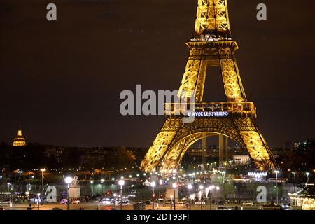 Les manifestants se rassemblent pour scander des slogans et se souvenir de ceux qui sont morts et de ceux qui sont enlevés, à la place Trocadéro à Paris, en France, le 15 mars 2014, pour marquer le 3e anniversaire du début de la révolution populaire syrienne contre Bachar Al Assad. Photo par Ammar Abd Rabbo/ABACAPRESS.COM Banque D'Images