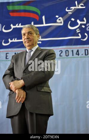 Ali Benfis, ancien Premier ministre d'Algérie et candidat à l'élection présidentielle à venir, prononce un discours lors d'une campagne électorale à Blida, en Algérie, le 24 mars 2014. Photo par Ammi Louiza/ABACAPRESS.COM Banque D'Images