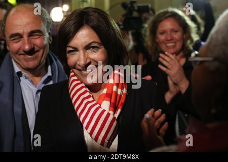 Anne Hidalgo, maire nouvellement élue à Paris, célèbre sa victoire, devant l'Hôtel de ville de Paris, après avoir remporté le deuxième tour des élections municipales françaises, à Paris, en France, le 30 mars 2014. Photo de Stephane Lemouton/ABACAPRESS.COM Banque D'Images