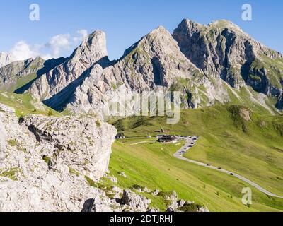 Dolomites à Passo Giau. Vue vers Monte Cernera et Monte Mondeval. Les Dolomites font partie du patrimoine mondial de l'UNESCO. Europe, Europe centrale, Banque D'Images