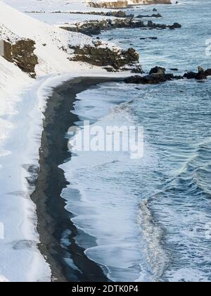 Laekjavik, côte près de Lon en hiver. Paysage dans les fjords de l'est de l'Islande entre Hoefn et Djupivogur. europe, Europe du Nord, islande, f Banque D'Images