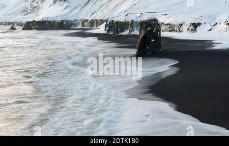 Laekjavik, côte près de Lon en hiver. Paysage dans les fjords de l'est de l'Islande entre Hoefn et Djupivogur. europe, Europe du Nord, islande, f Banque D'Images