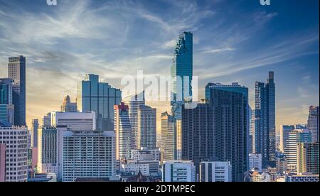 Thaïlande, Bangkok City, centre-ville, quartier de Sathon, MahaNakhon Skyscraper Banque D'Images