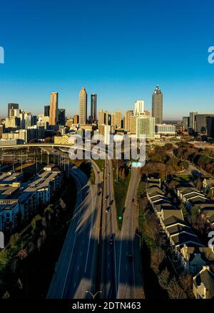 Panorama aérien vertical du centre-ville d'Atlanta. USA, Atlanta 2020 , Géorgie, Banque D'Images