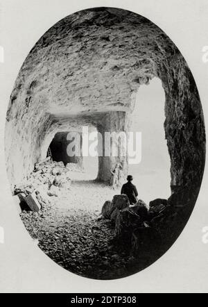 Photographie vintage du XIXe siècle - tunnel/grotte Saint Gotthard Pass, Suisse, photo c.1870. Banque D'Images