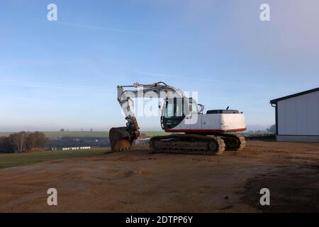 La Pelle hydraulique se trouvant sur un chantier de construction Banque D'Images
