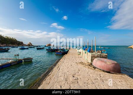 Belle photo du promontoire de Cam Lap - île à Cam Ranh, Vietnam. Province de Khanh Hoa. Banque D'Images