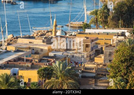 Égypte, haute Égypte, Assouan, vue sur le village nubien sur l'île Éléphantine Banque D'Images