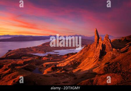 Vieil homme de Storr L'île de Skye lever du soleil péninsule de Trotternish le vieil homme de Storr Île de Skye Écosse les Highlands Écosse UK GB Europe Banque D'Images