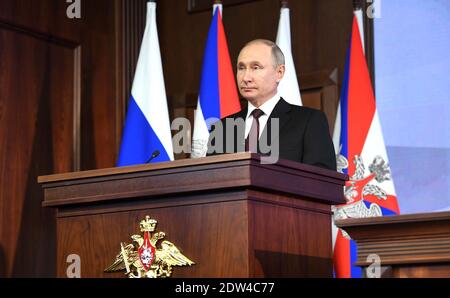 Moscou, Russie. 21 décembre 2020. Le président russe Vladimir Poutine s'adresse à une réunion élargie du Conseil du ministère de la Défense au Centre de contrôle de la Défense nationale le 21 décembre 2020 à Moscou, en Russie. Credit: Planetpix/Alamy Live News Banque D'Images