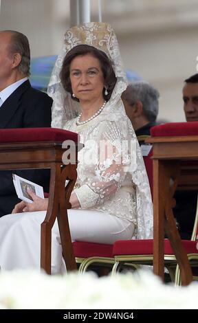 Sofia d'Espagne assiste à la cérémonie de canonisation des papes Jean-Paul II et Jean XXIII au Vatican le 27 avril 2014. Photo par Eric Vandeville/ABACAPRESS.COM Banque D'Images